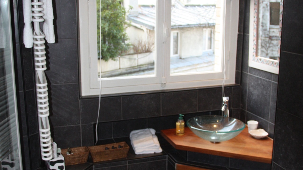 Photo of Bathroom in 6th Arrondissement