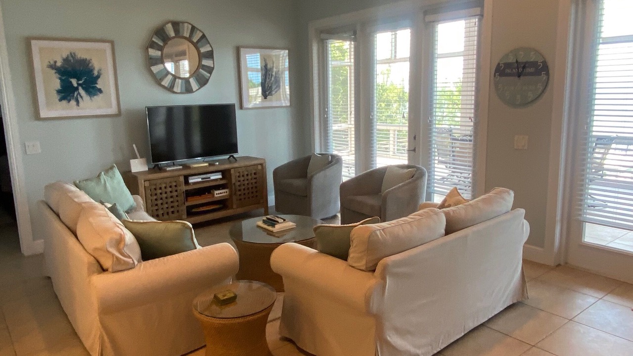 Photo of Livingroom in Green Turtle Cay