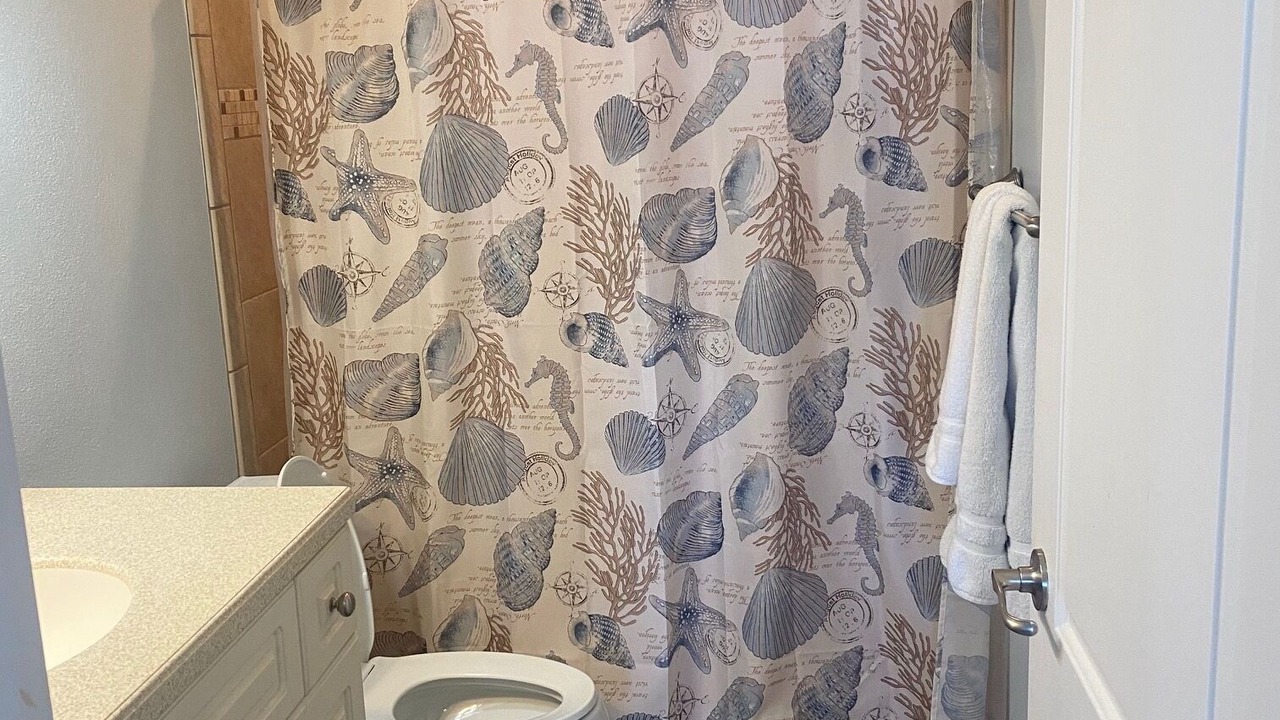 Photo of Bathroom in Green Turtle Cay