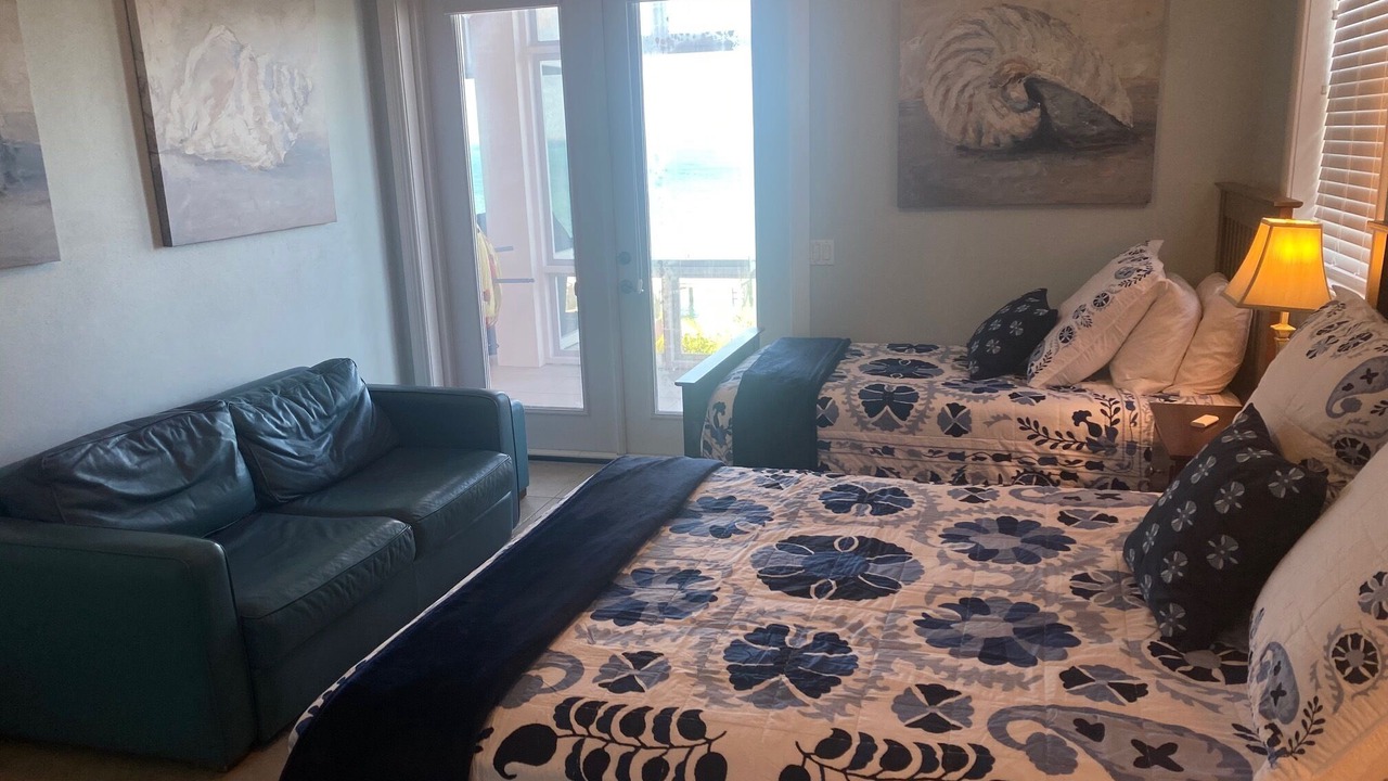 Photo of Bedroom in Green Turtle Cay
