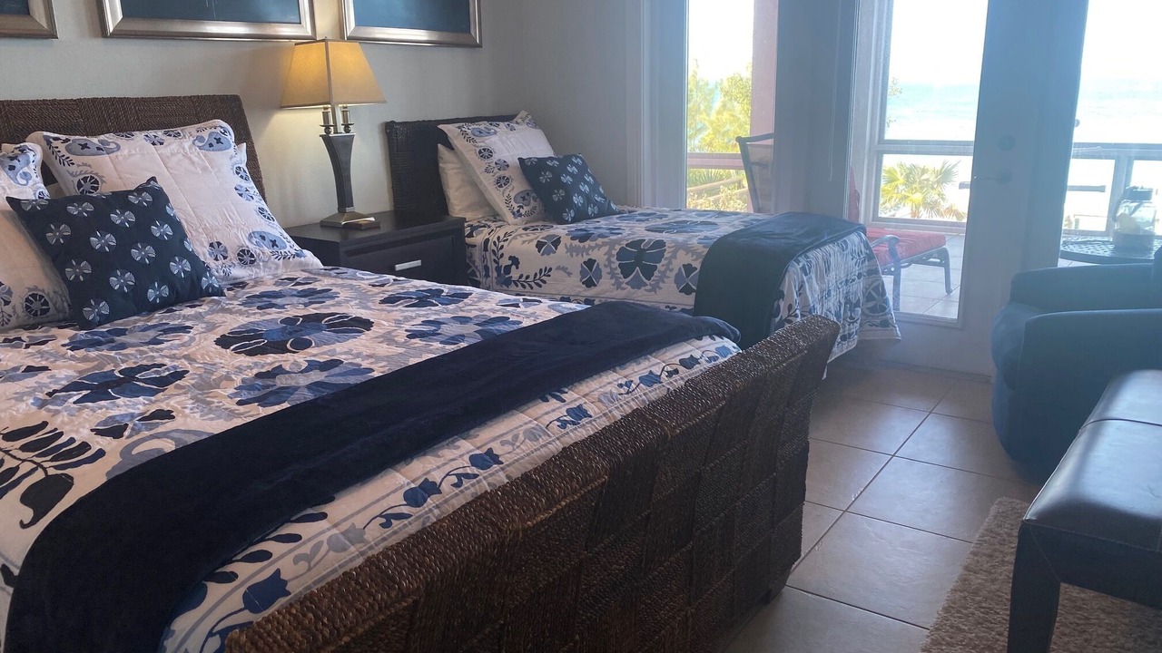 Photo of Bedroom in Green Turtle Cay
