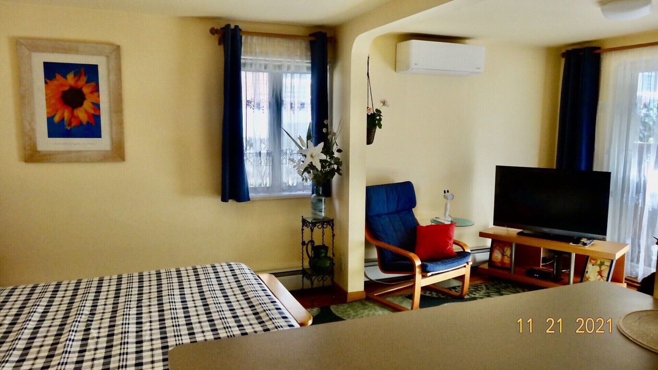 Photo of Livingroom in Bath Beach