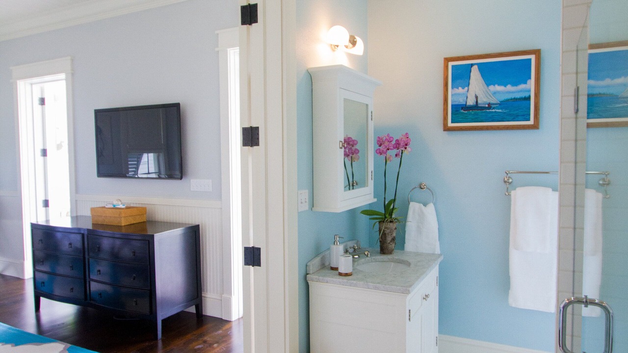 Photo of Bathroom in Old Fort Bay