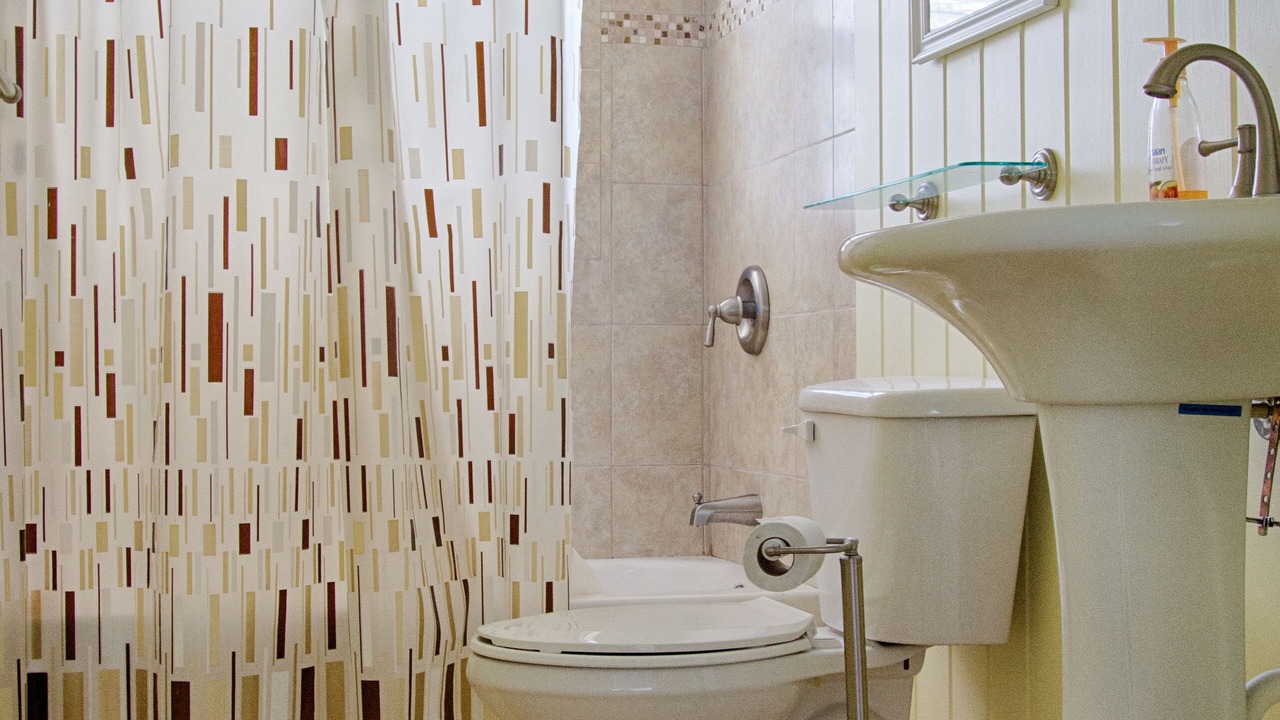 Photo of Bathroom in Bahama Palm Shores