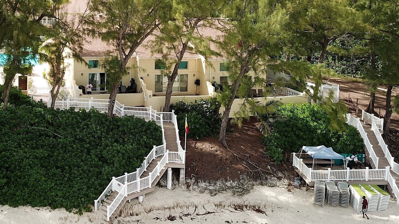 Photo of Others in Paradise Island