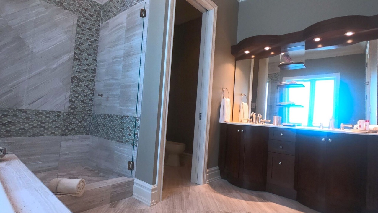 Photo of Bathroom in Rokers Point