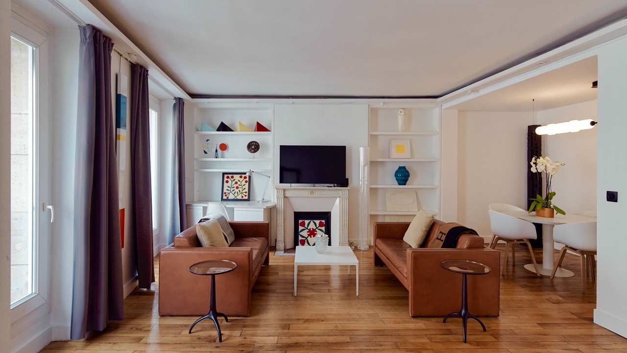 Photo of Livingroom in 8th Arrondissement