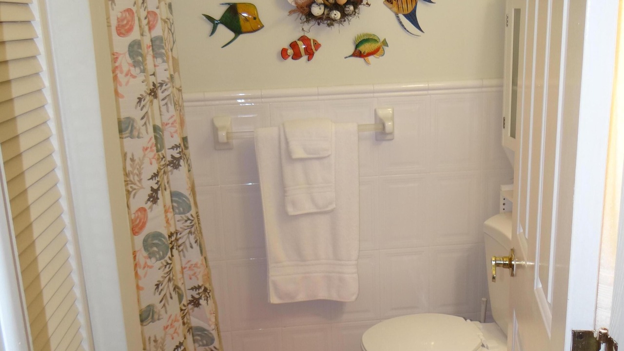 Photo of Bathroom in Tar Bay