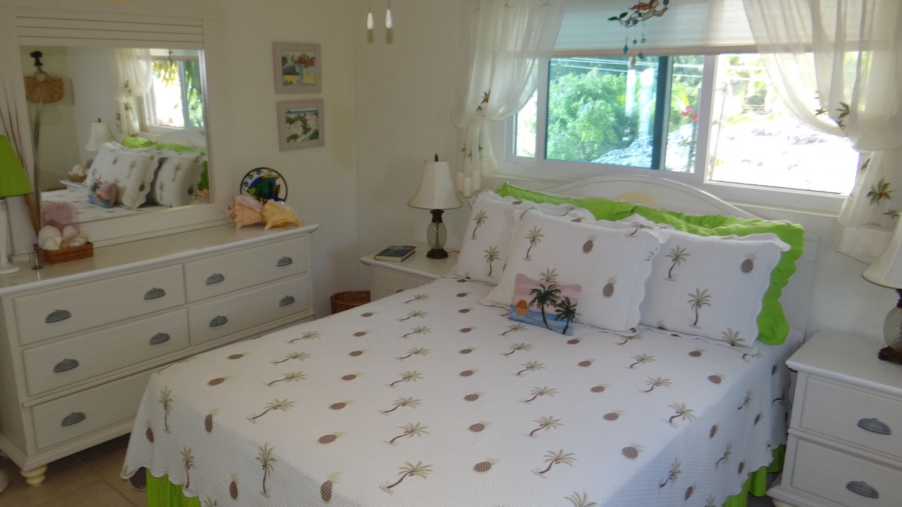 Photo of Bedroom in Tar Bay