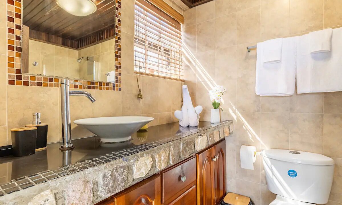 Photo of Bathroom in Tower Isle