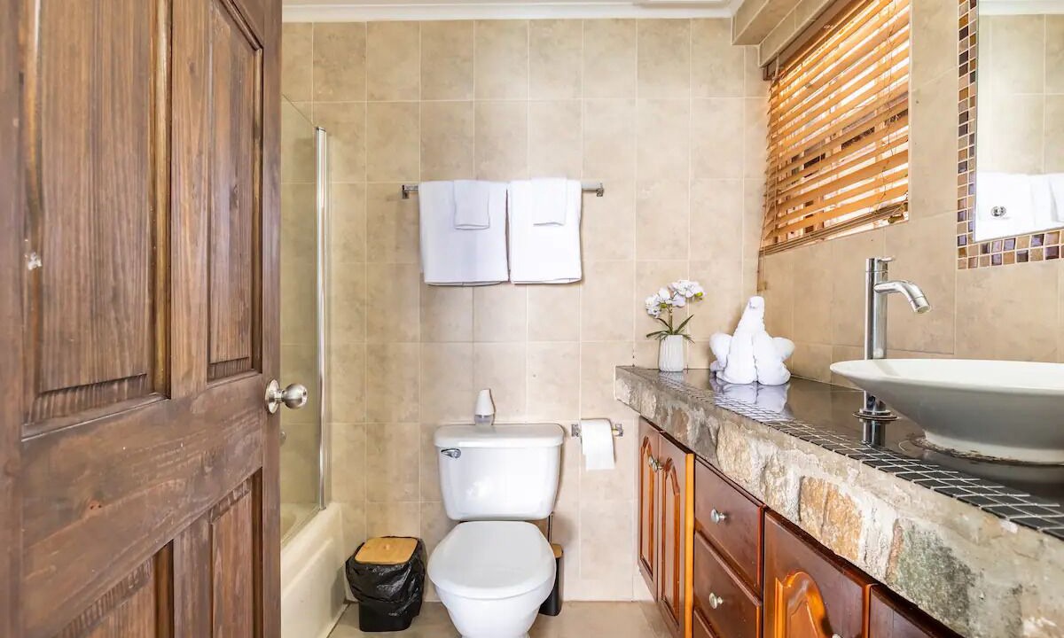 Photo of Bathroom in Tower Isle