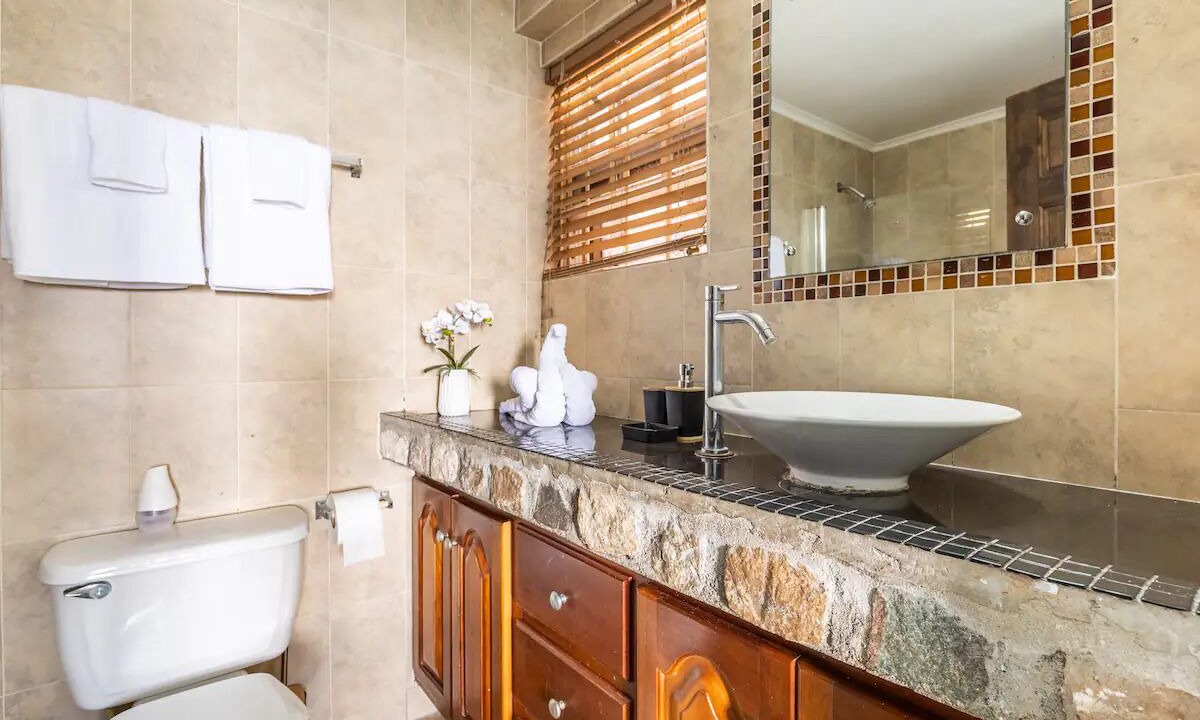 Photo of Bathroom in Tower Isle