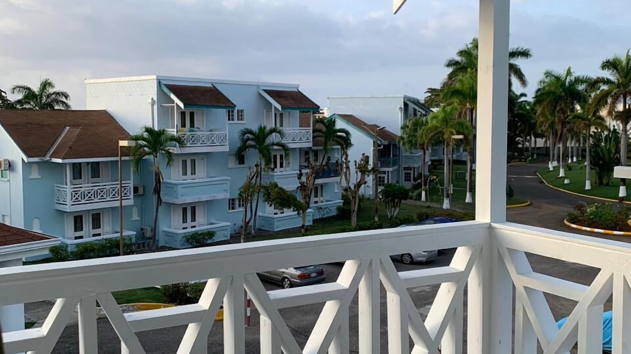 Photo of Patio Balcony in Orange Bay