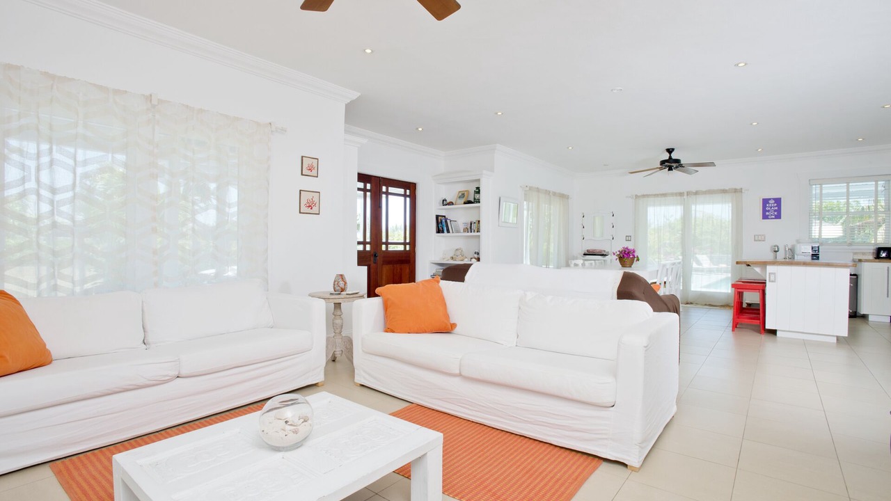 Photo of Livingroom in North Palmetto Point