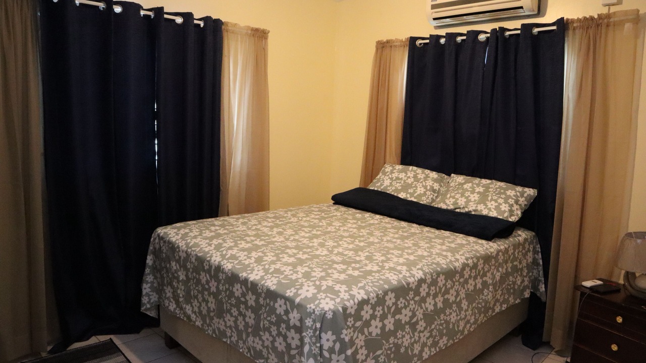 Photo of Bedroom in Spanish Town