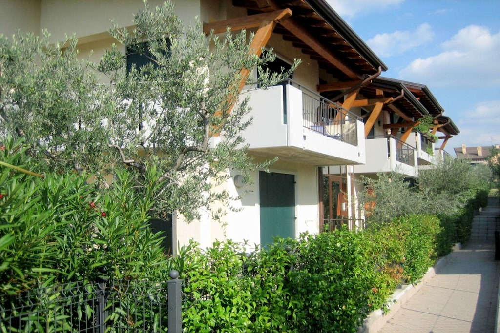 Photo of Buildings in Montioni