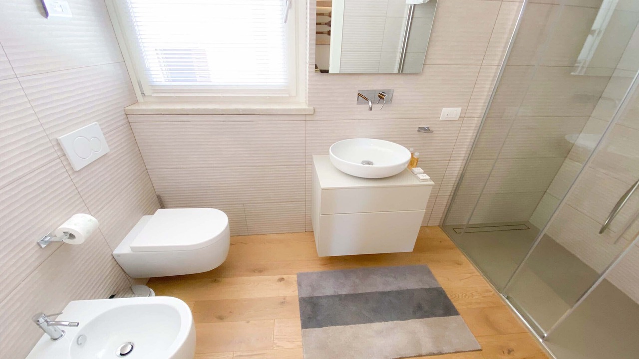 Photo of Bathroom in Peschiera del Garda City Centre