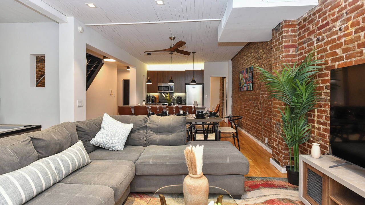 Photo of Livingroom in Ukrainian Village