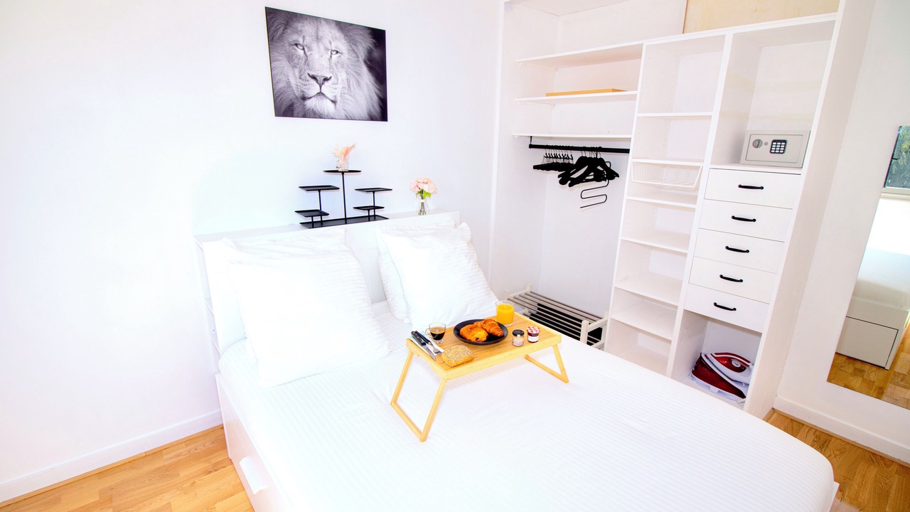 Photo of Bedroom in Le Plessis-Robinson