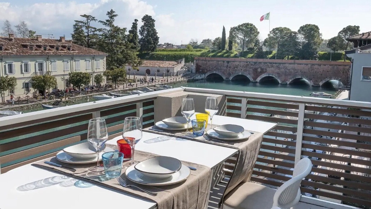 Photo of Outdoor in Peschiera del Garda City Centre
