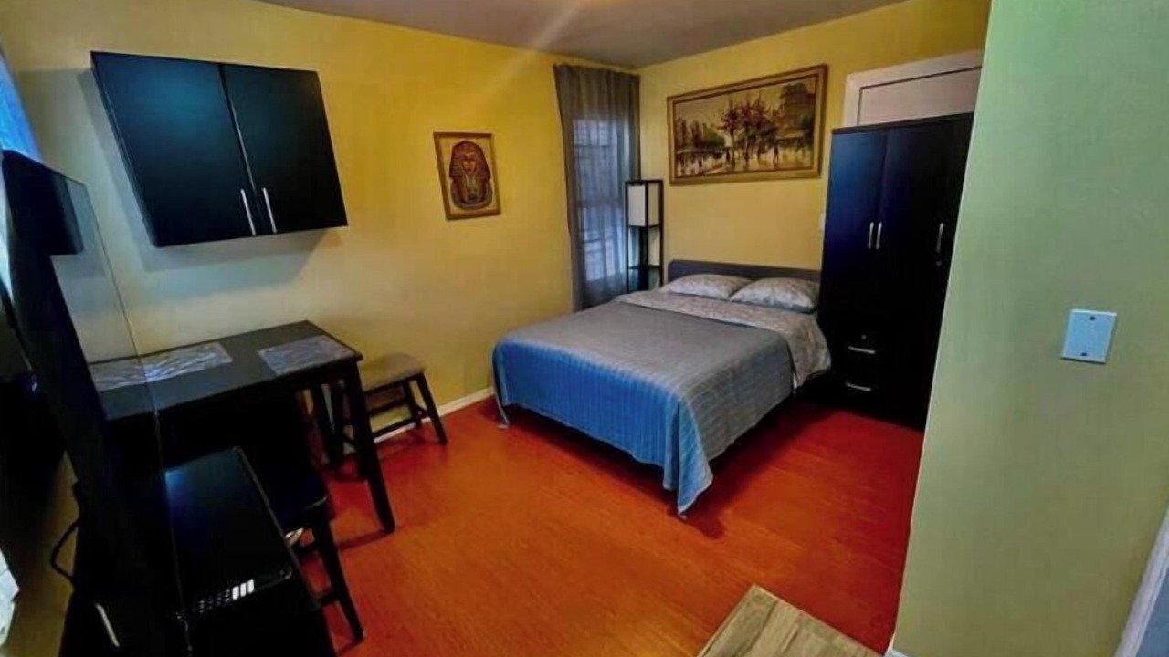 Photo of Bedroom in Brighton Beach
