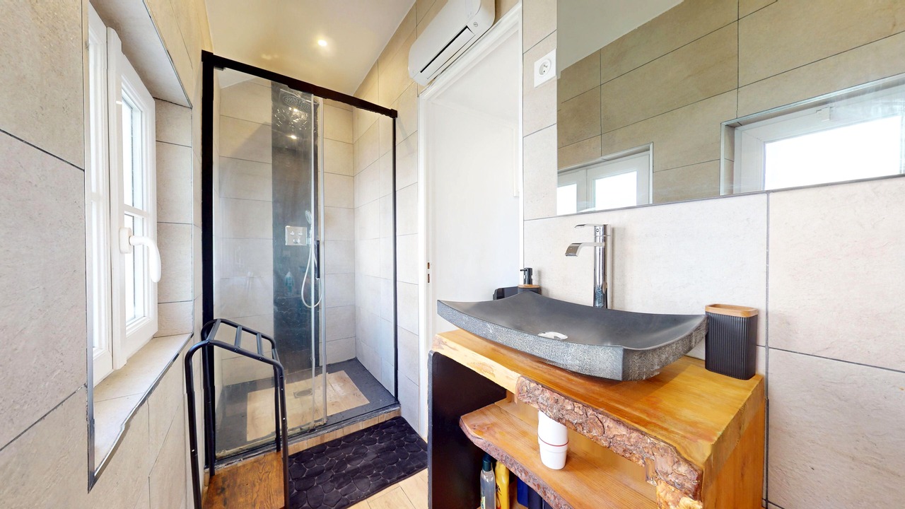 Photo of Bathroom in Le Port sous la Lune