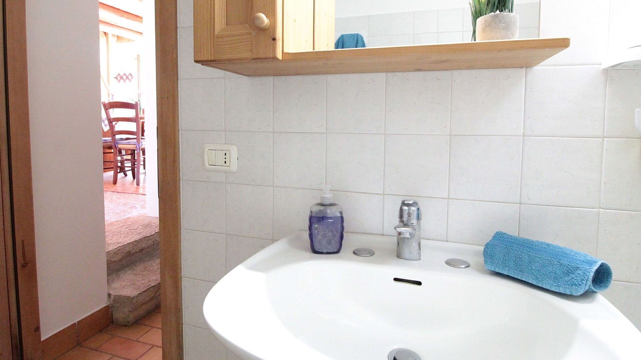 Photo of Bathroom in Lamon