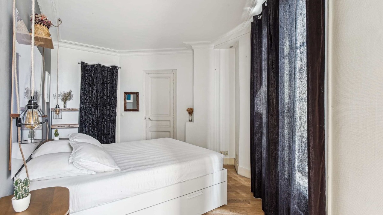 Photo of Bedroom in Saint-Lambert