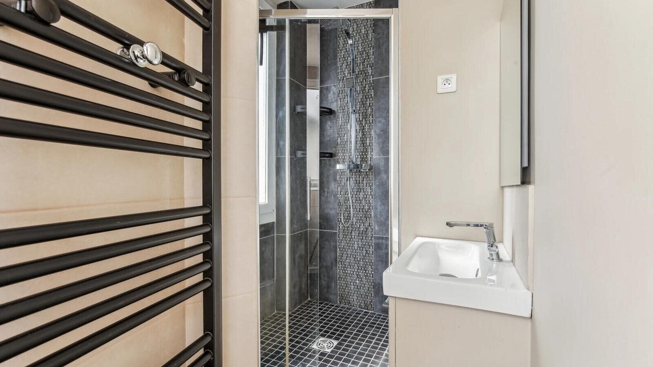 Photo of Bathroom in Saint-Lambert