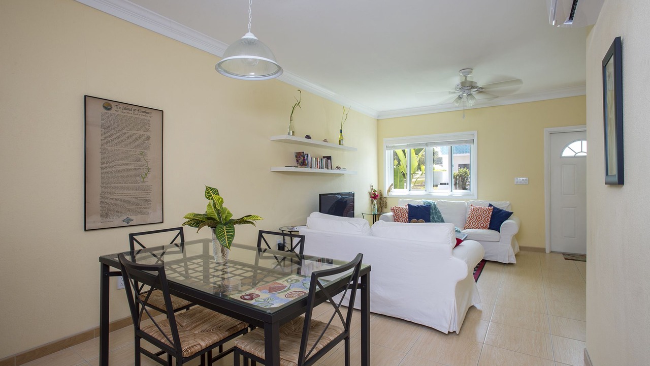 Photo of Livingroom in South Palmetto Point