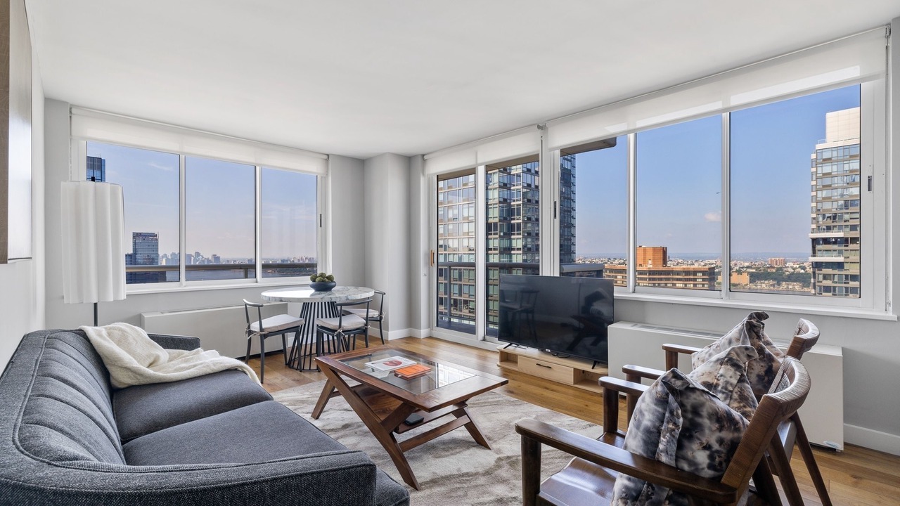 Photo of Livingroom in Theater District