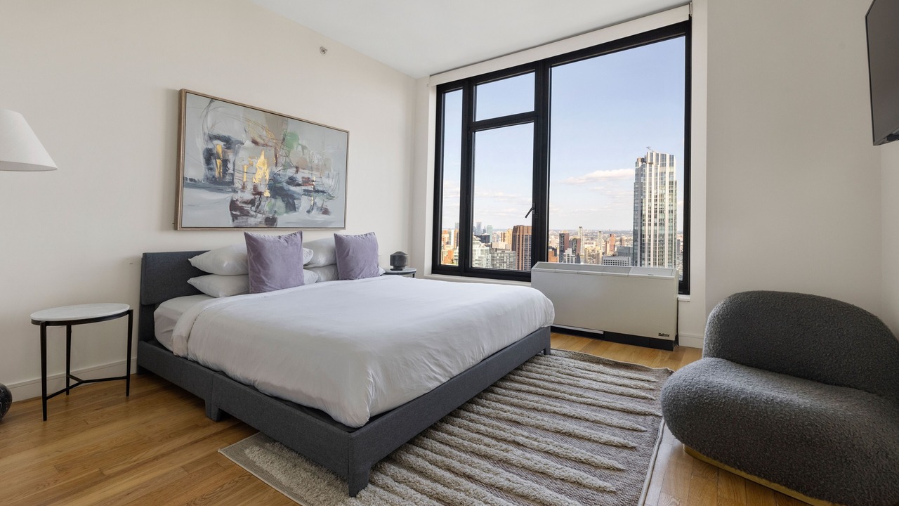 Photo of Bedroom in Theater District