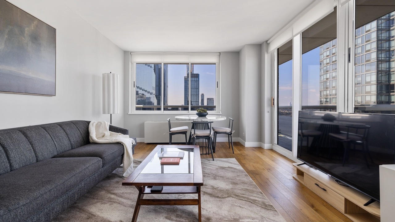 Photo of Livingroom in Theater District