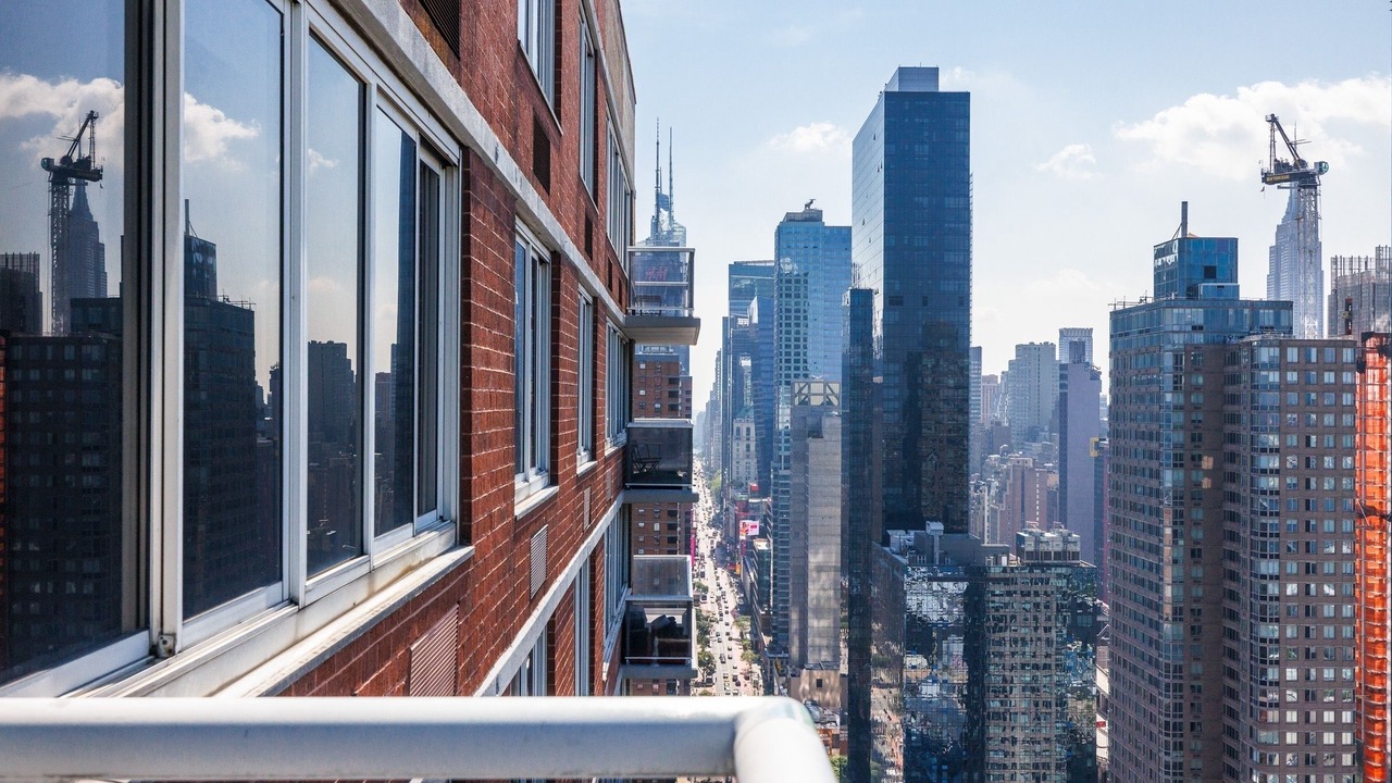 Photo of Patio Balcony in Theater District