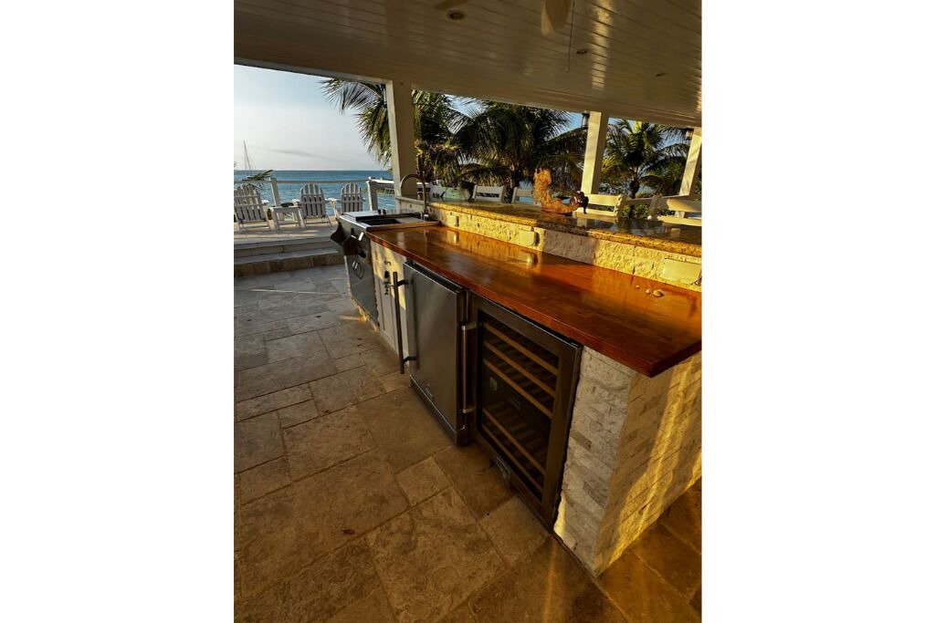 Photo of Patio Balcony in Spanish Wells