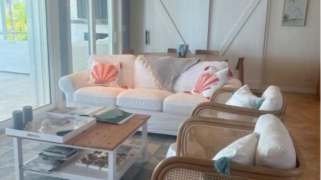 Photo of Livingroom in Spanish Wells