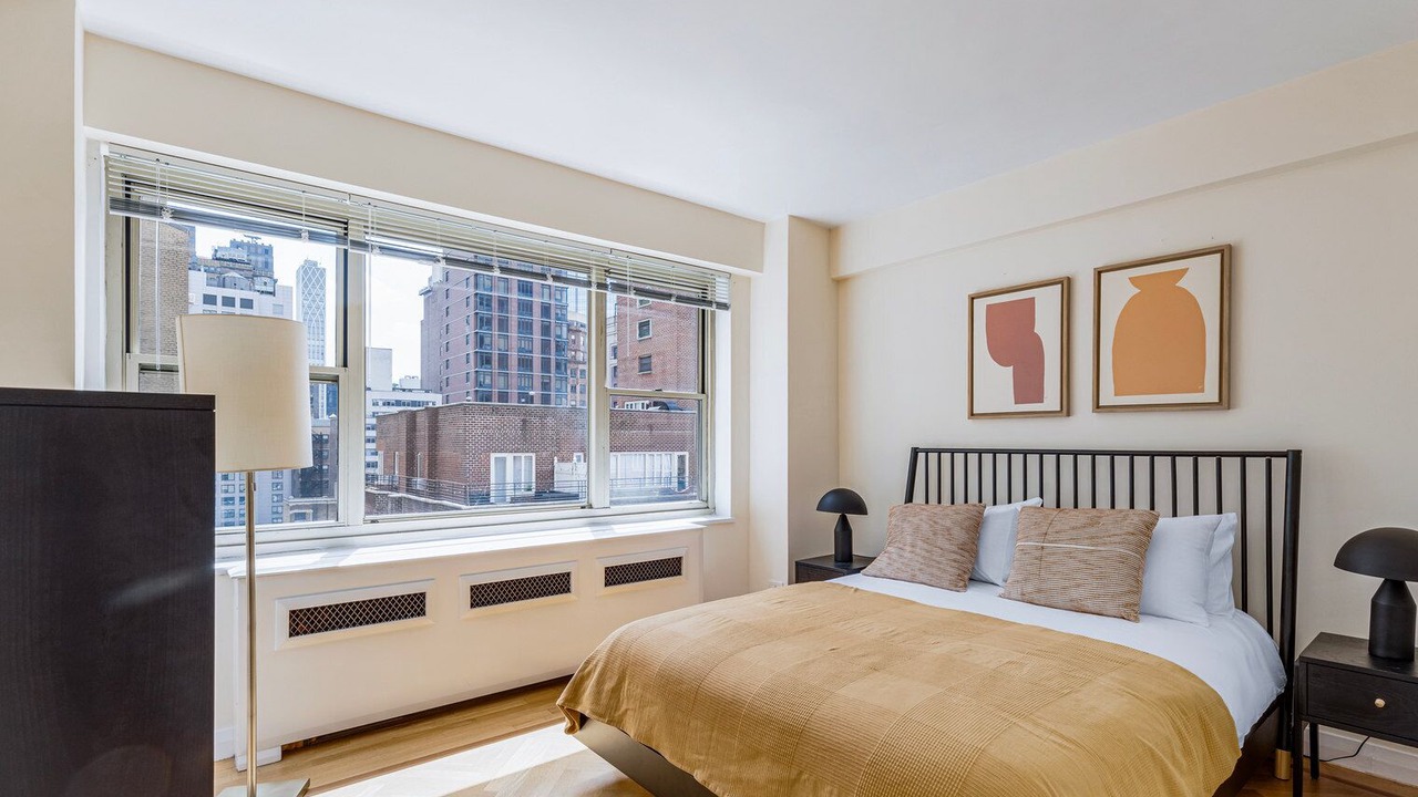 Photo of Bedroom in Midtown