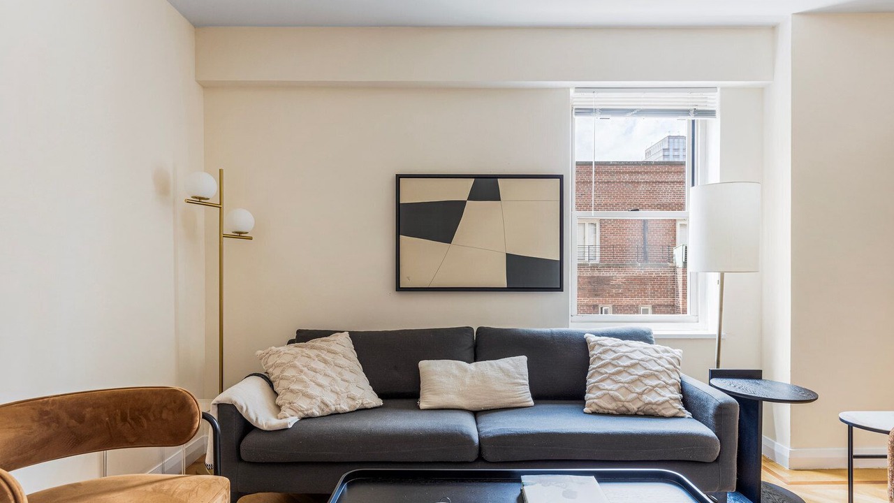 Photo of Livingroom in Midtown