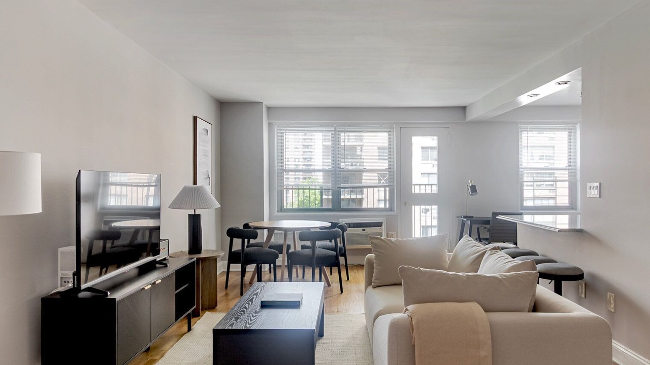 Photo of Livingroom in Manhattan Valley