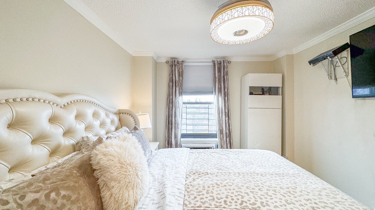 Photo of Bedroom in Manhattan Valley
