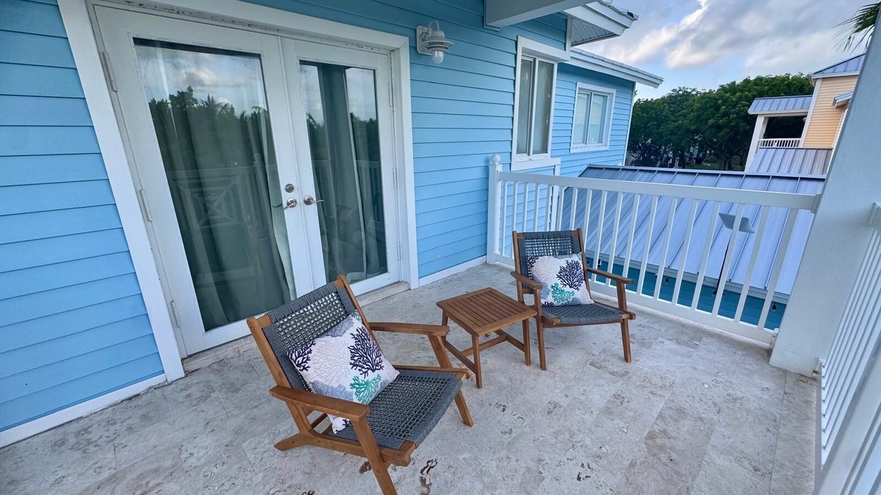 Photo of Patio Balcony in Bailey Town