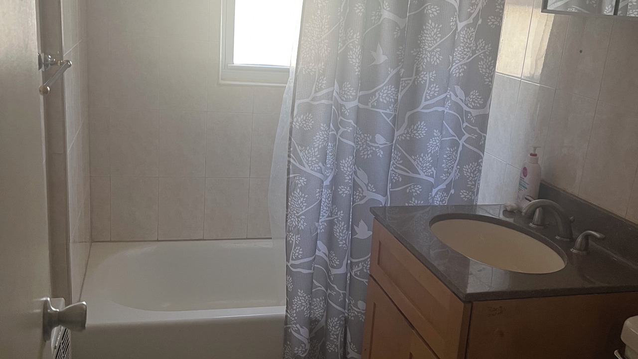 Photo of Bathroom in Flatlands