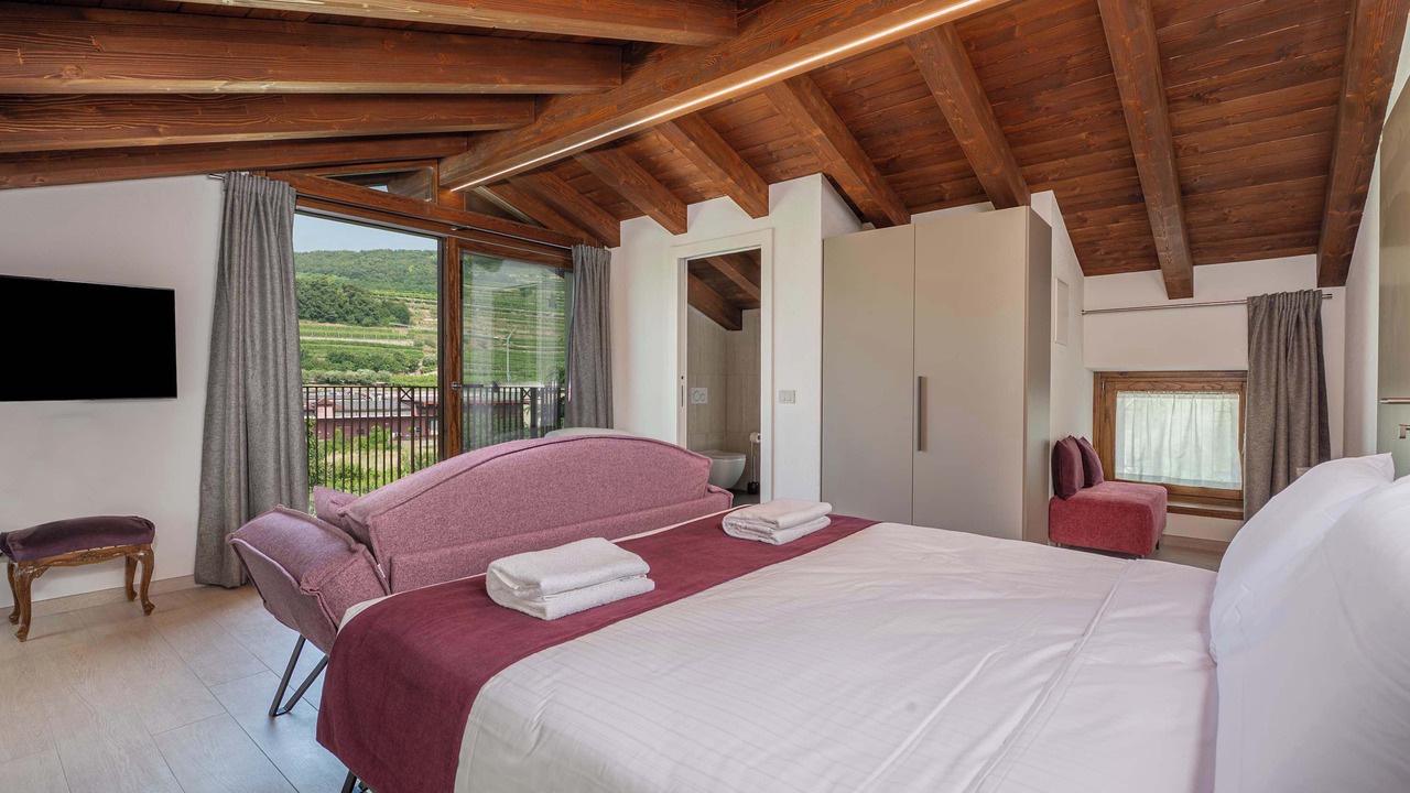 Photo of Bedroom in Valgatara