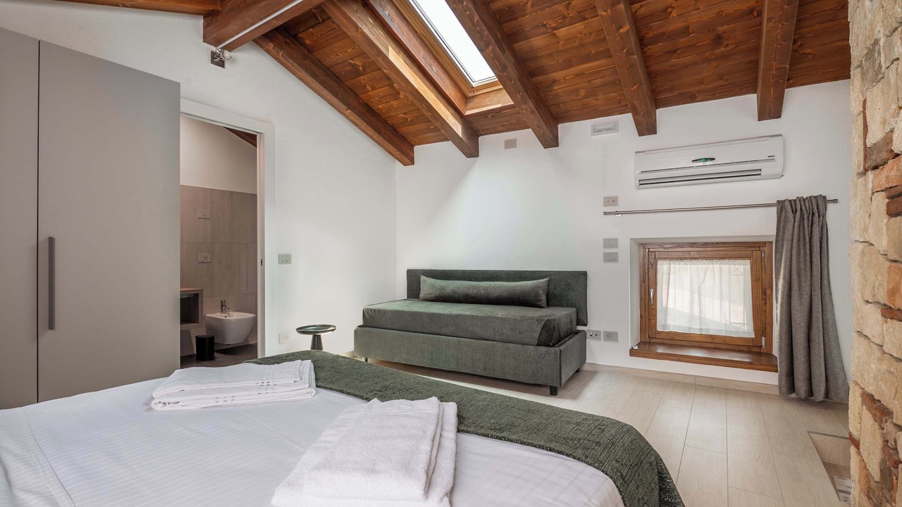 Photo of Bedroom in Valgatara