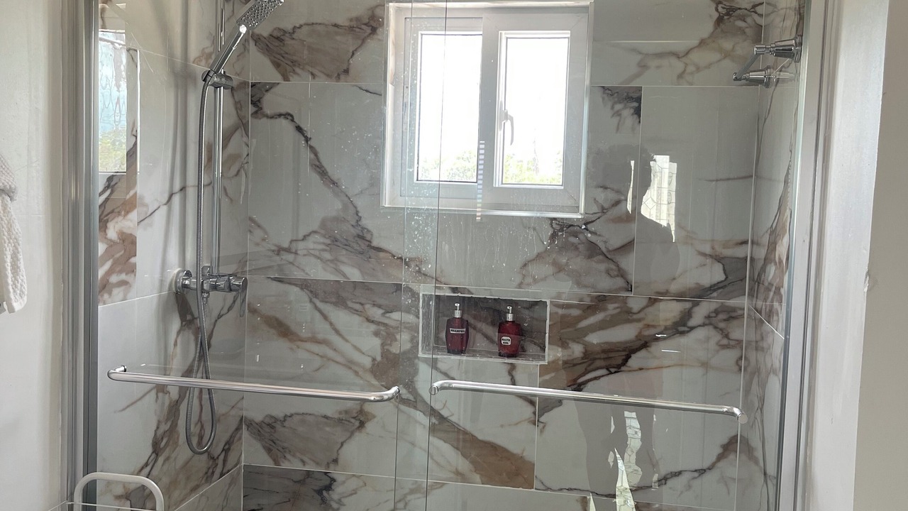 Photo of Bathroom in Tar Bay