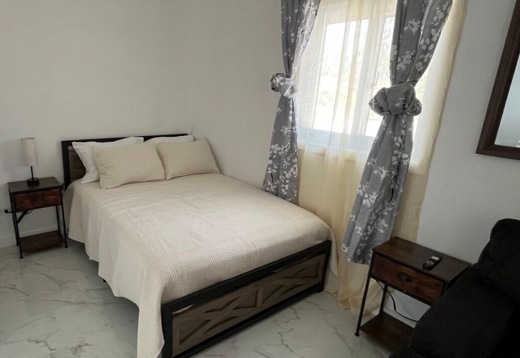 Photo of Bedroom in Tar Bay