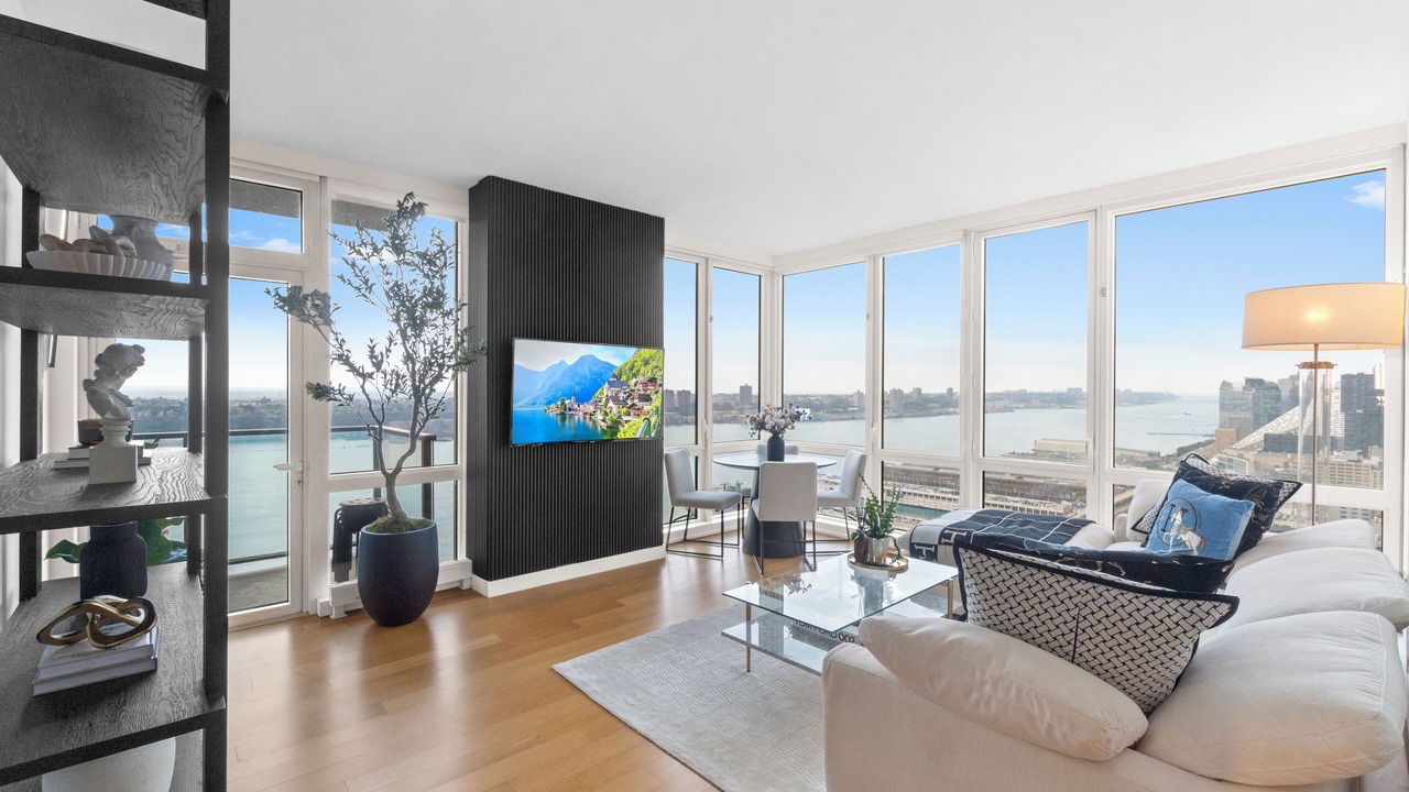 Photo of Livingroom in Hell's Kitchen