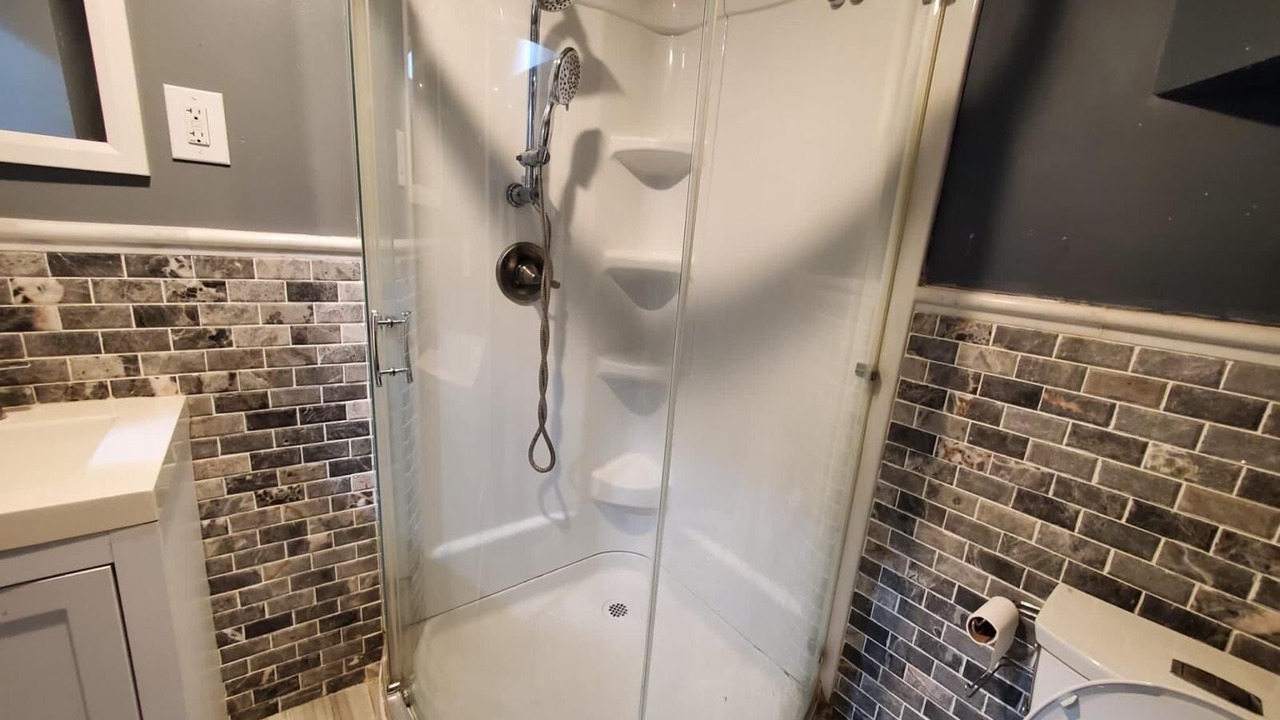 Photo of Bathroom in Pelham Gardens