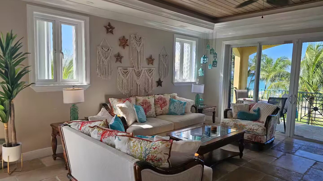 Photo of Livingroom in Bahamas Terrace