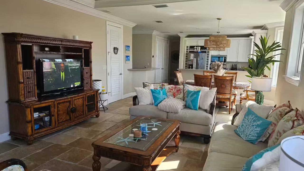 Photo of Livingroom in Bahamas Terrace